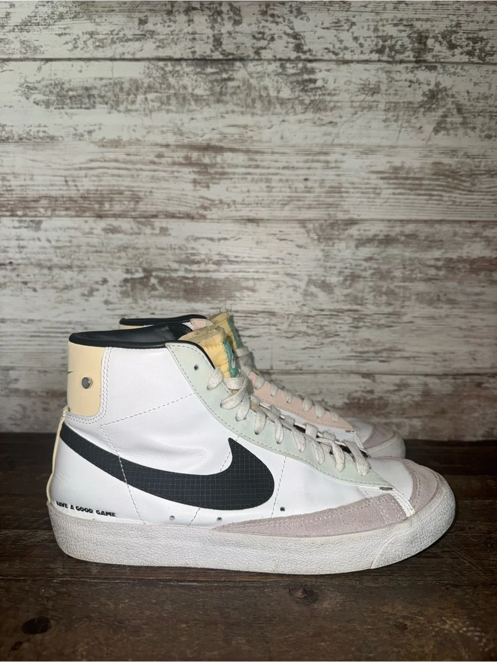 Nike White Black Green High-Top Sneakers: size 8.5